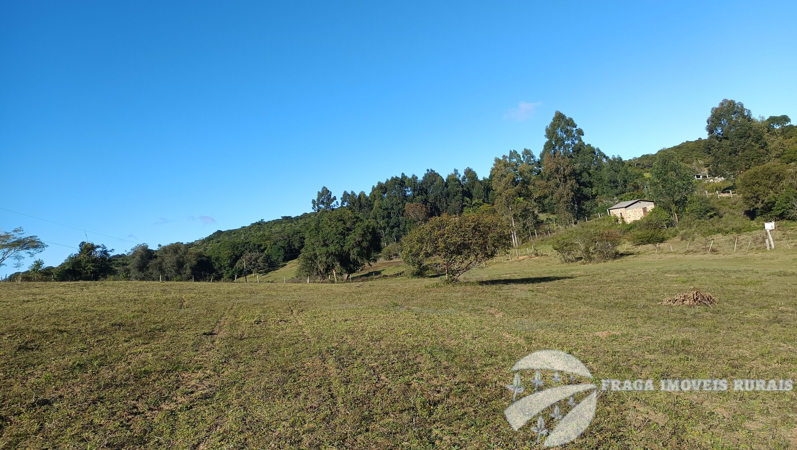 Sitio a venda de 1.5 hectares em Itapuã